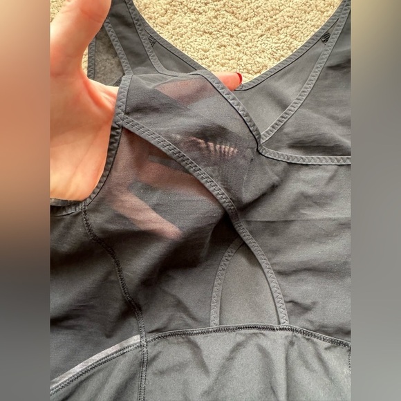 Lululemon- Black Back Cross Sheer Mesh Active Wear Workout Tank Top - Picture 8 of 9